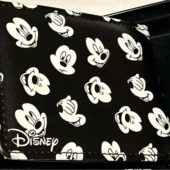 Disney Mickey Mouse Wallette black & white w/ logo & Red M unisex bi-fold new - Picture 7 of 8